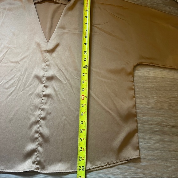 Banana Republic Brown Satin Slouchy Top Size Medium - Picture 5 of 7